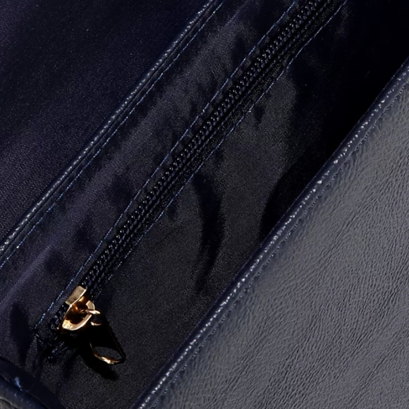 NWT Loungefly Aladdin book-shaped bag - Picture 4 of 13